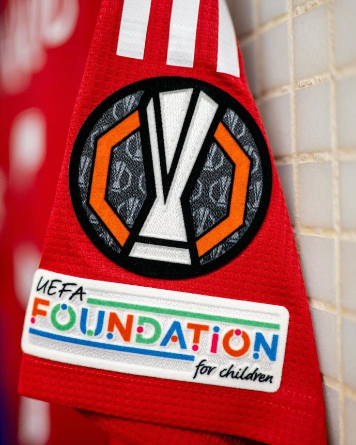 UEFA Europa + Foundation (אדום)